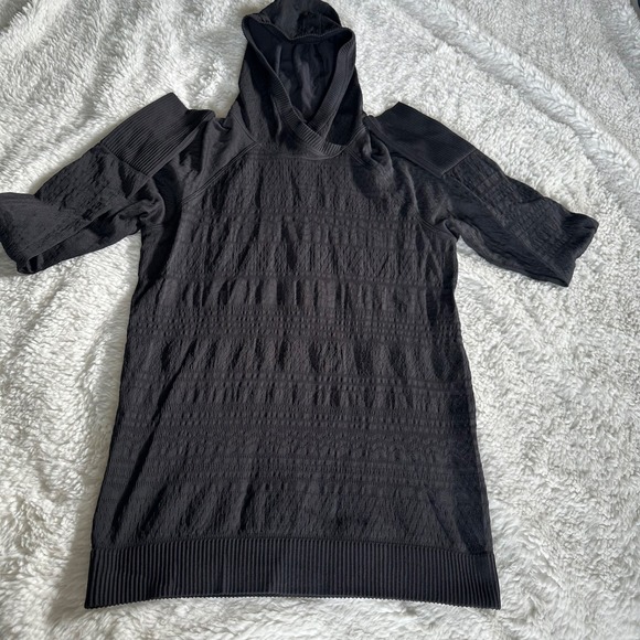 lululemon athletica Tops - Lululemon Long Sleeve Hoodie Black Textured Knit Seamless - Size 4/6